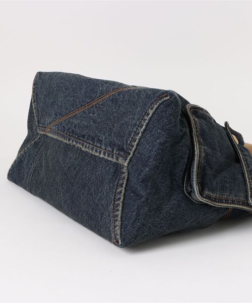 MARC JACOBS（マークジェイコブス）の「DENIM SUEDE POCKET SACK BAG/ザ デニム スエード カーゴ サック バッグ（ショルダーバッグ・レディース・ブルー系その他・ONE SIZE）」の9枚目の写真