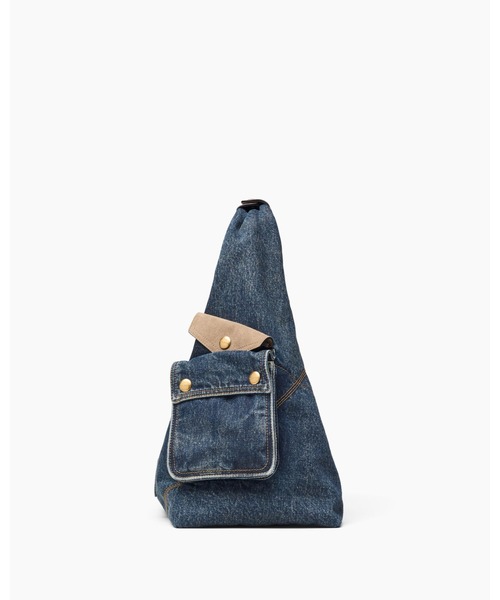 MARC JACOBS（マークジェイコブス）の「DENIM SUEDE POCKET SACK BAG/ザ デニム スエード カーゴ サック バッグ（ショルダーバッグ・レディース・ブルー系その他・ONE SIZE）」の5枚目の写真