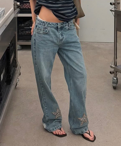 NYXX(エヌワイエックスエックス)の「STAR APLIQUE DENIM PANTS LIGHT BLUE(デニムパンツ・レディース・その他・SMALL/MEDIUM)」の1枚目の写真