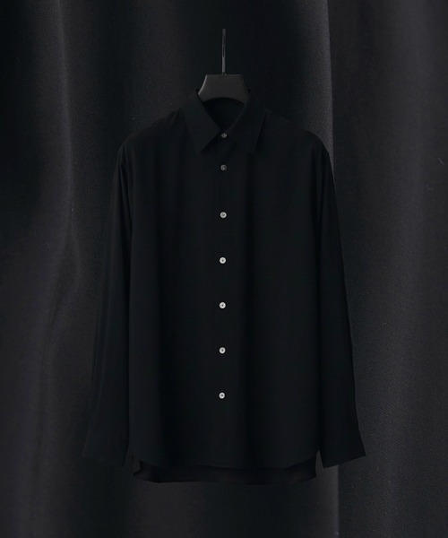 UNITED TOKYO（ユナイテッドトウキョウ）の「【WEB限定】フィブリルレーヨン リラックスシャツ |新作/防シワ/春服/インナー/速乾性/UVカット/限定商品/ウォッシャブル/イージーケア（シャツ/ブラウス・メンズ・オフホワイト/グレイッシュベージュ/ブラック/ライトブルーグレー・1/3/2）」の3枚目の写真