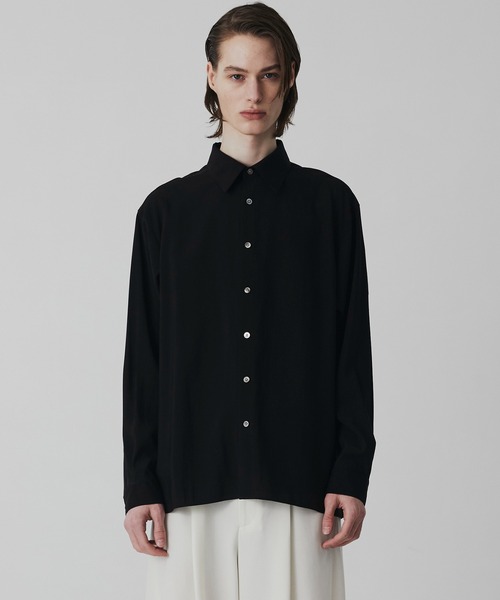 UNITED TOKYO（ユナイテッドトウキョウ）の「【WEB限定】フィブリルレーヨン リラックスシャツ |新作/防シワ/春服/インナー/速乾性/UVカット/限定商品/ウォッシャブル/イージーケア（シャツ/ブラウス・メンズ・オフホワイト/グレイッシュベージュ/ブラック/ライトブルーグレー・1/3/2）」の18枚目の写真