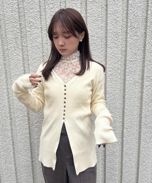 merrylatte(メリーラテ)の「V NECK CARDIGAN【IROHANI】(カーディガン/ボレロ・レディース・アイボリー・FREE)」の2枚目の写真