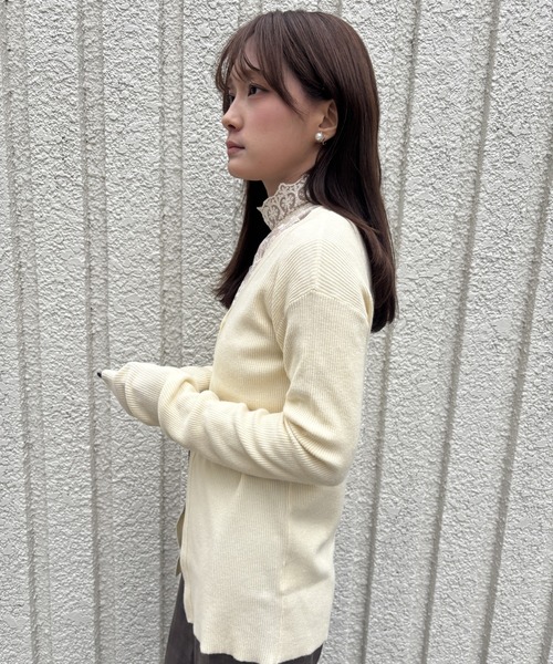 merrylatte(メリーラテ)の「V NECK CARDIGAN【IROHANI】(カーディガン/ボレロ・レディース・アイボリー・FREE)」の9枚目の写真