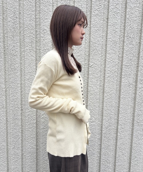merrylatte(メリーラテ)の「V NECK CARDIGAN【IROHANI】(カーディガン/ボレロ・レディース・アイボリー・FREE)」の10枚目の写真