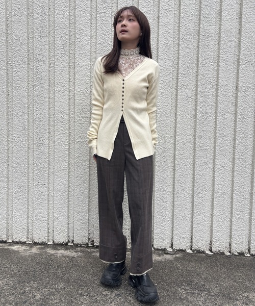 merrylatte(メリーラテ)の「V NECK CARDIGAN【IROHANI】(カーディガン/ボレロ・レディース・アイボリー・FREE)」の12枚目の写真