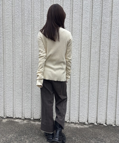 merrylatte(メリーラテ)の「V NECK CARDIGAN【IROHANI】(カーディガン/ボレロ・レディース・アイボリー・FREE)」の18枚目の写真