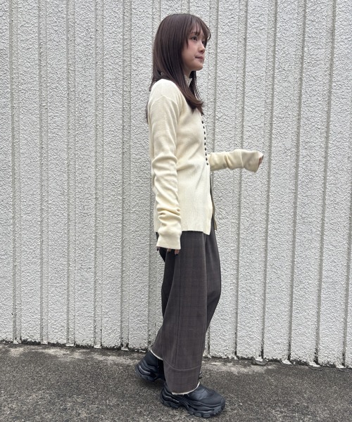 merrylatte(メリーラテ)の「V NECK CARDIGAN【IROHANI】(カーディガン/ボレロ・レディース・アイボリー・FREE)」の22枚目の写真