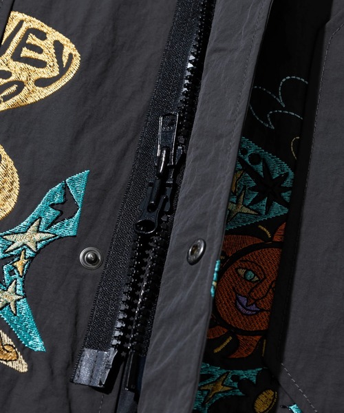 go slow caravan（ゴースローキャラバン）の「ウェザークロスパネル 刺繍フィールドコート（その他アウター・メンズ・ライトイエロー/ブラック/カーキ・SMALL/MEDIUM/LARGE/X-LARGE）」の10枚目の写真