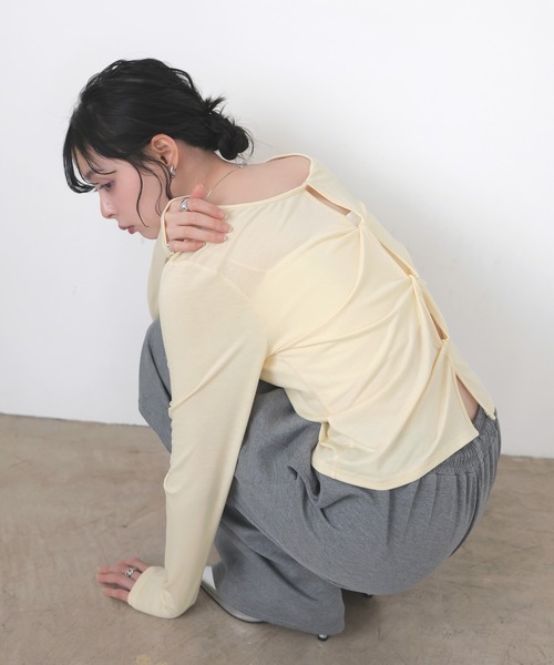 LIAN（リアン）の「2WAYクロスデザインプルオーバー（Tシャツ/カットソー・レディース・ブラック/グレー/イエロー・FREE）」の3枚目の写真