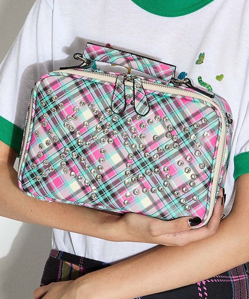 HEY!MrsROSE(ヘイミセスローズ)の「HEY! Mrs ROSE(ヘイ!ミセスローズ)Rhinestone Mini Boston(ショルダーバッグ・レディース・ブラウン/ブラック/チェック/イエロー/ブラック×ホワイト/ピンク/ピンク系その他・FREE)」の6枚目の写真