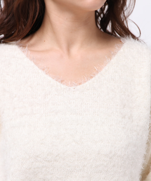 one after another NICE CLAUP（ワンアフターアナザーナイスクラップ）の「【mer 3月号掲載　ナイスクラップ】春のふわふわＶネックニット（ニット/セーター・レディース・ピンク/ライトグレー/ブラック/アイボリー・FREE）」の11枚目の写真