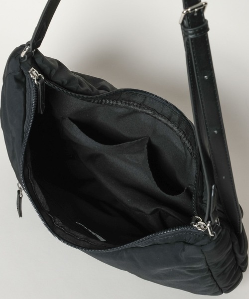 A part by（アパートバイ）の「アシメナイロンショルダー（ショルダーバッグ・レディース・ブラック/ライトベージュ・FREE）」の15枚目の写真