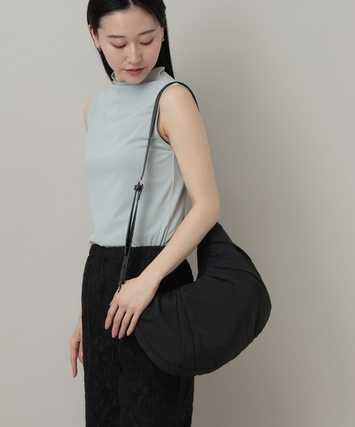A part by（アパートバイ）の「アシメナイロンショルダー（ショルダーバッグ・レディース・ブラック/ライトベージュ・FREE）」の9枚目の写真