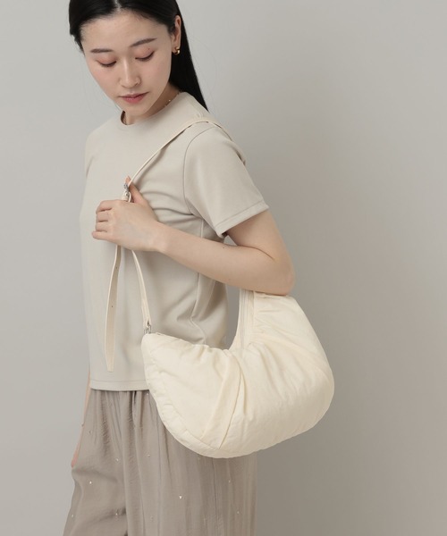 A part by（アパートバイ）の「アシメナイロンショルダー（ショルダーバッグ・レディース・ブラック/ライトベージュ・FREE）」の7枚目の写真