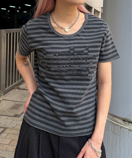 sedacle（セダクル）の「アソートアップリケ柄Tシャツ（Tシャツ/カットソー・レディース・ホワイト/ブラック/チャコールグレー/グレー・LARGE/MEDIUM/SMALL/X-SMALL）」の3枚目の写真
