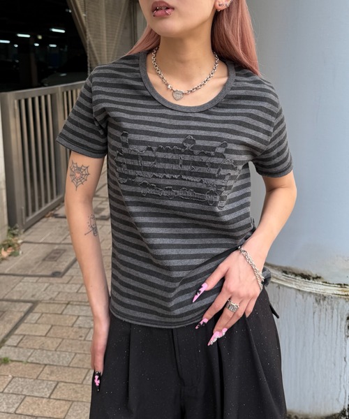 sedacle(セダクル)の「アソートアップリケ柄Tシャツ(Tシャツ/カットソー・レディース・ホワイト/ブラック/チャコールグレー/グレー・LARGE/MEDIUM/SMALL/X-SMALL)」の8枚目の写真
