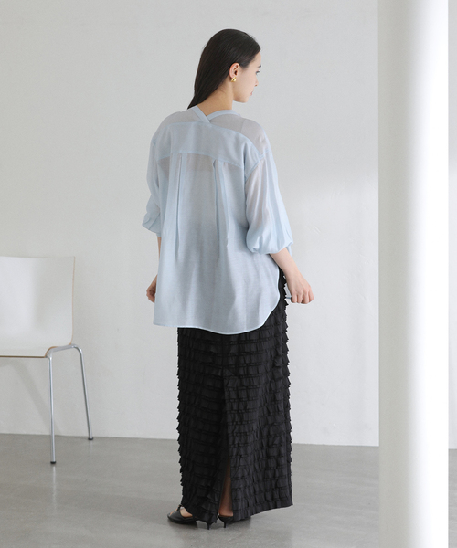 La TOTALITE（ラトータリテ）の「【洗える】Vネックシアーシャツ（シャツ/ブラウス・レディース・ホワイト/バーガンディー/ブルー・FREE）」の12枚目の写真