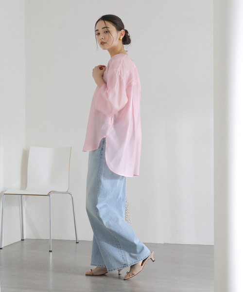 La TOTALITE（ラトータリテ）の「【洗える】Vネックシアーシャツ（シャツ/ブラウス・レディース・ホワイト/バーガンディー/ブルー・FREE）」の17枚目の写真