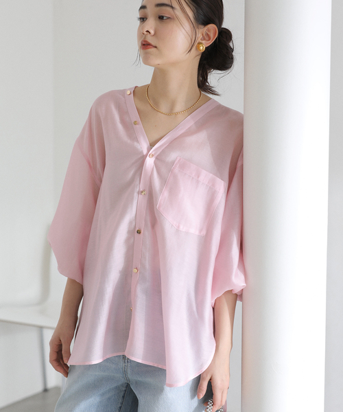 La TOTALITE（ラトータリテ）の「【洗える】Vネックシアーシャツ（シャツ/ブラウス・レディース・ホワイト/バーガンディー/ブルー・FREE）」の19枚目の写真