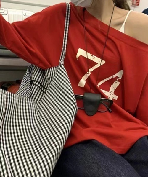 Songe(ソンジュ)の「ビックプリント2WAYオフショルダーロンT(Tシャツ/カットソー・レディース・グレー/レッド・FREE)」の12枚目の写真