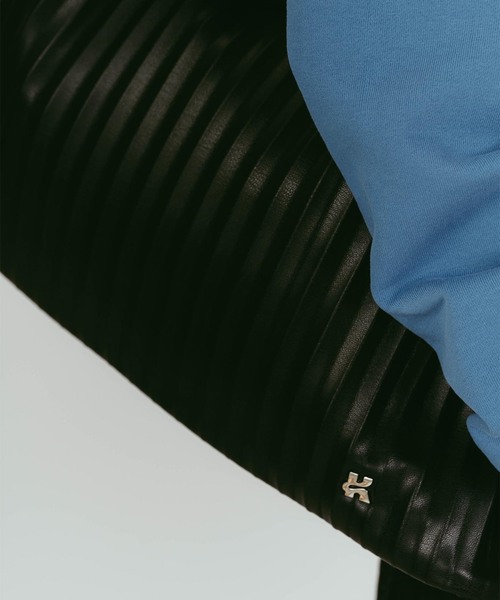 Knuth Marf(クヌースマーフ)の「Knuth Marf/クヌースマーフ leather pleats bag(ショルダーバッグ・レディース・シルバー/ブラック・FREE)」の19枚目の写真