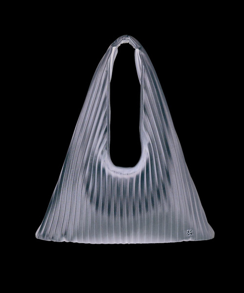Knuth Marf(クヌースマーフ)の「Knuth Marf/クヌースマーフ leather pleats bag(ショルダーバッグ・レディース・シルバー/ブラック・FREE)」の6枚目の写真