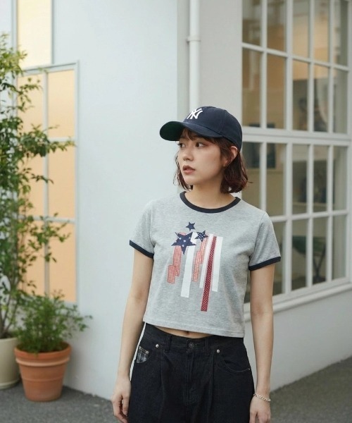 MAHAGRID（マハグリッド）の「『mahagrid/マハグリッド』 FLAG APPLIQUE RINGER CROP TEE/フラッグ アップリケ リンガー クロップ Tシャツ（Tシャツ/カットソー・レディース・グレー/チャコールグレー/ホワイト・XS）」の11枚目の写真
