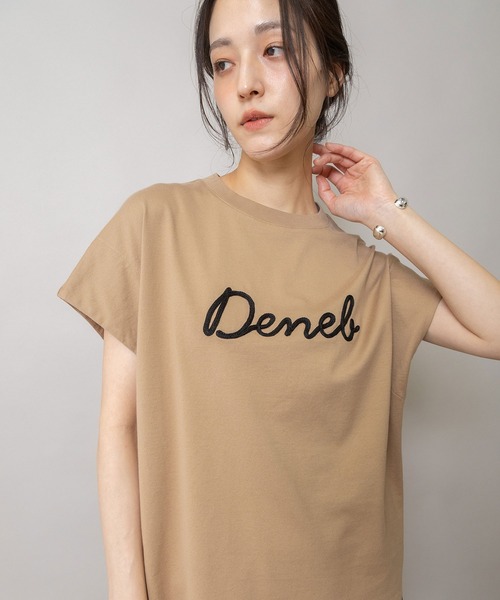 Munich(ミューニック)の「ロゴ刺繍Tシャツ(Tシャツ/カットソー・レディース・ダークベージュ/グリーン/ホワイト・FREE)」の1枚目の写真