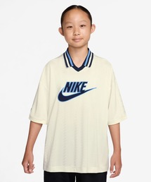 NIKE（ナイキ）の「ナイキ スポーツウェア ジュニア ショートスリーブ ジャージー / Nike Sportswear Big Kids' Short-Sleeve Jersey IQ0435-047 Soft Pearl（ジャージ）」