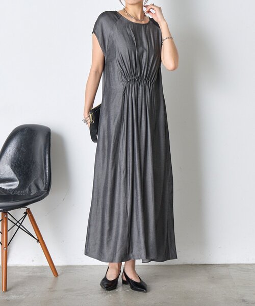 Jena espace merveilleux(ジェナ エスパスメルヴェイユ)の「フレンチスリーブギャザーワンピ(ワンピース・レディース・ブラック/ブルー・FREE)」の4枚目の写真