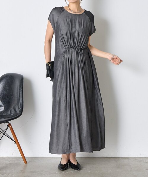 Jena espace merveilleux(ジェナ エスパスメルヴェイユ)の「フレンチスリーブギャザーワンピ(ワンピース・レディース・ブラック/ブルー・FREE)」の14枚目の写真