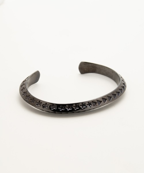 SUNSHINE REEVES（サンシャインリーブス）の「「Indian Jewelry/インディアンジュエリー」サンシャインリーブス トライアングル ラージ w/ブラックロジウムコーディング（バングル/リストバンド・メンズ・アンティークシルバー・FREE）」の2枚目の写真