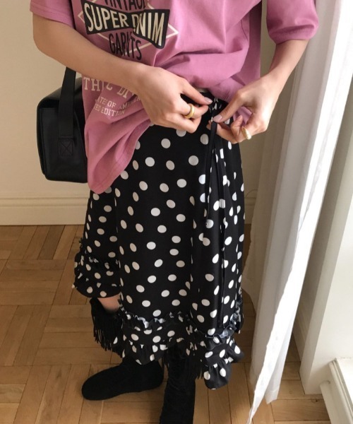 LAC-VERT(ラック・ヴェール)の「ドット柄フリルミディスカート(スカート・レディース・ブラック/ホワイト・FREE)」の6枚目の写真
