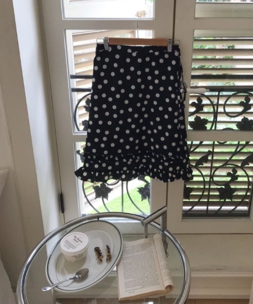 LAC-VERT(ラック・ヴェール)の「ドット柄フリルミディスカート(スカート・レディース・ブラック/ホワイト・FREE)」の12枚目の写真