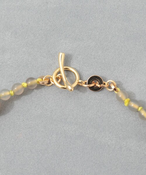 grace grace （グラスグラス）の「【grace grace/グラスグラス】カラーヤーンノット天然石ネックレス（ネックレス・レディース・ライトグレー・FREE）」の4枚目の写真