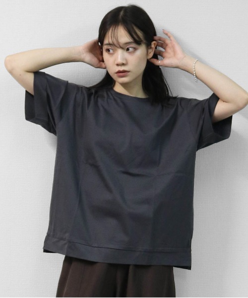 THE CELL.（ザセルドット）の「接触冷感ドライタッチコットン　ロールアップオーバーサイズTシャツ　DRY-TOUCH COOL COTTON ROLL-UP OVERSIZED TEE（Tシャツ/カットソー・レディース・ブラック/チャコールグレー/オフホワイト/ピンク・FREE）」の3枚目の写真