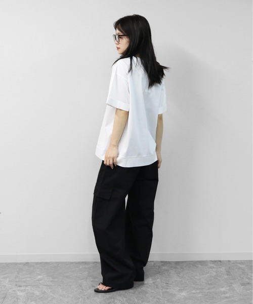THE CELL.（ザセルドット）の「接触冷感ドライタッチコットン　ロールアップオーバーサイズTシャツ　DRY-TOUCH COOL COTTON ROLL-UP OVERSIZED TEE（Tシャツ/カットソー・レディース・ブラック/チャコールグレー/オフホワイト/ピンク・FREE）」の6枚目の写真