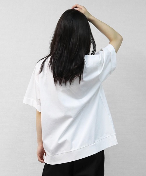 THE CELL.（ザセルドット）の「接触冷感ドライタッチコットン　ロールアップオーバーサイズTシャツ　DRY-TOUCH COOL COTTON ROLL-UP OVERSIZED TEE（Tシャツ/カットソー・レディース・ブラック/チャコールグレー/オフホワイト/ピンク・FREE）」の8枚目の写真