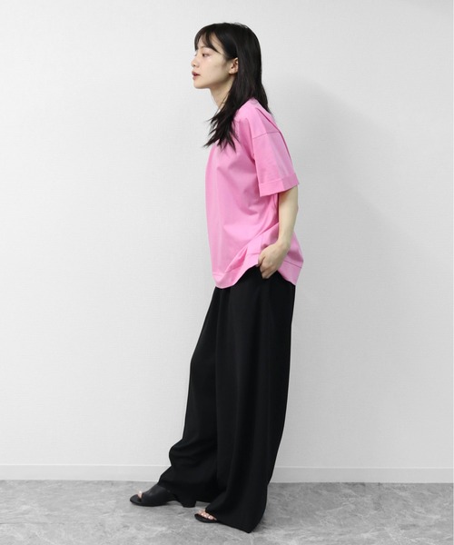 THE CELL.（ザセルドット）の「接触冷感ドライタッチコットン　ロールアップオーバーサイズTシャツ　DRY-TOUCH COOL COTTON ROLL-UP OVERSIZED TEE（Tシャツ/カットソー・レディース・ブラック/チャコールグレー/オフホワイト/ピンク・FREE）」の20枚目の写真