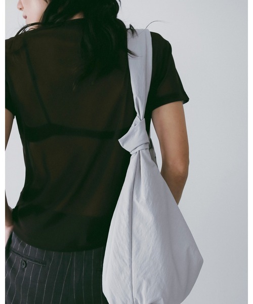 anuke(アンヌーク)の「Sheer Tulle T-Shirts(Tシャツ/カットソー・レディース・アイボリー/ブラウン/ブルー系その他・FREE)」の6枚目の写真