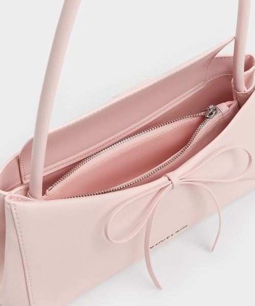 CHARLES & KEITH（チャールズ & キース）の「Hazel ヘーゼル ボウパネル ショルダーバッグ（ショルダーバッグ・レディース・クリーム/ピンク系その他3・M）」の6枚目の写真
