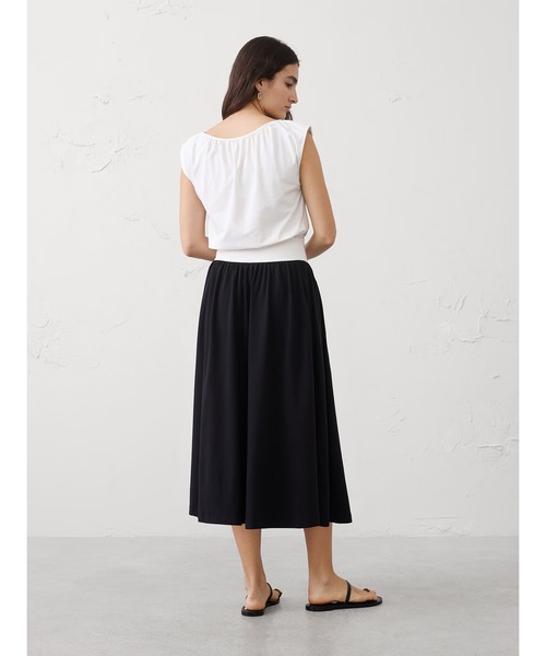 BANANA REPUBLIC FACTORY STORE(バナナリパブリック ファクトリーストア)の「BANANA REPUBLIC FACTORY STORE ブラウジングウエスト ニットミディワンピース(ワンピース・レディース・ネイビー/ブラック・XS/S/M/L)」の5枚目の写真