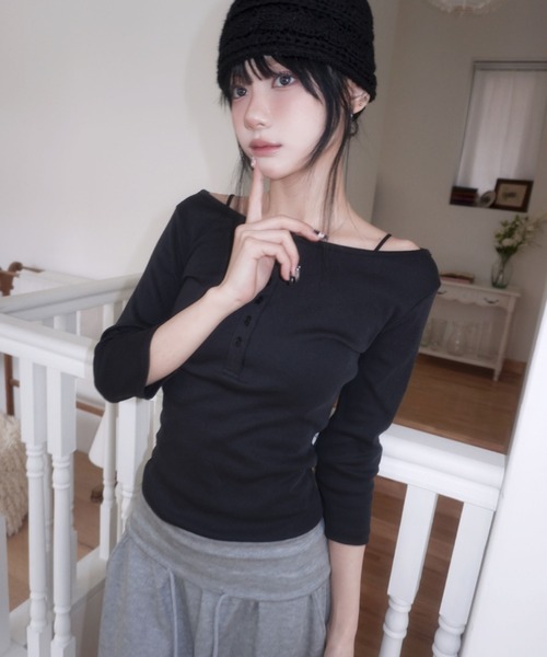 modimood（モディムード）の「[MADE] MOMU BASIC ヘンリーネック7分袖Tシャツ（Tシャツ/カットソー・レディース・ネイビー/ブラック/アイボリー/グレー・FREE/1/2）」の2枚目の写真