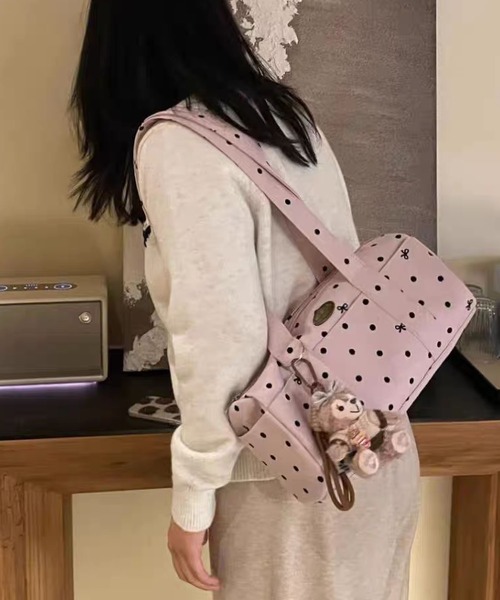 LA VORAGINE(ラ ヴォラジネ)の「ドット柄リボンプリント ボストントートバッグ チャームなし(ボストンバッグ・レディース・グレー/ピンク/チャコールグレー・FREE)」の20枚目の写真