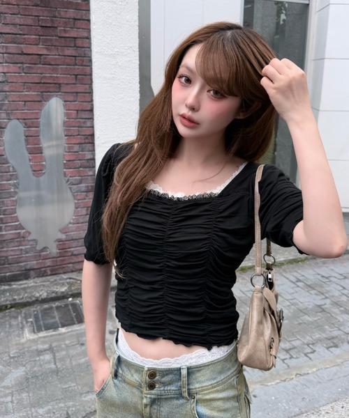 RAY CASSIN(レイカズン)の「【無地 / レース】シャーリングパワショルTシャツ(Tシャツ/カットソー・レディース・グレー/ホワイト系その他2/ブラック系その他2/ブラック/アイボリー・FREE)」の4枚目の写真