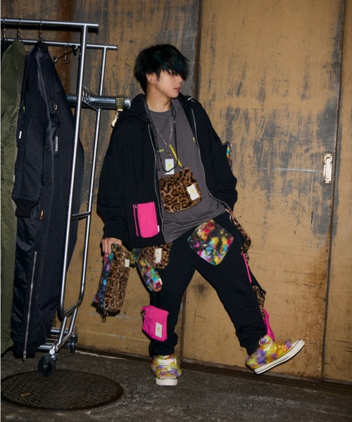 Yellow by TAKAHISA MASUDA(�C�G���[ �o�C �^�J�q�T �}�X�_)�́yYellow by TAKAHISA MASUDA�zHOOK & LOOP - SWEAT PANTS(�X�E�F�b�g�p���c)