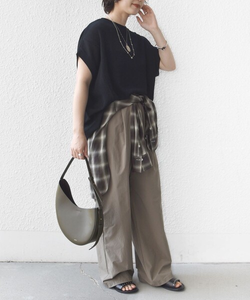 SHIPS(シップス)の「【WEB限定】シアー ワッフル スリット TEE(Tシャツ/カットソー・レディース・グリーン/ブラック/オフホワイト・ONE SIZE)」の21枚目の写真