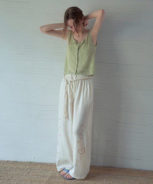 OURNOSTALGIA(アワー ノスタルジア)の「Crochet Sleeveless Knit_Milky Green(OC26KN20)(ニット/セーター・レディース・ライトグリーン・FREE)」の4枚目の写真