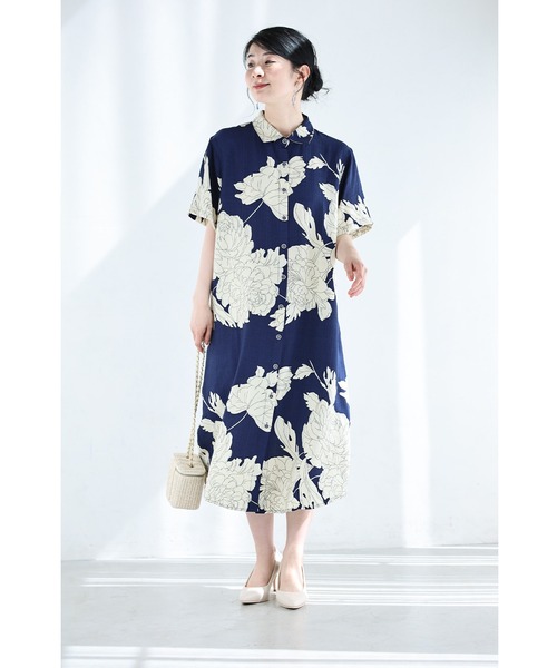 cawaii(カワイイ)の「さらりと涼しい牡丹の花シャツミディアムワンピース(ワンピース・レディース・ブラック/ブルー・FREE)」の14枚目の写真