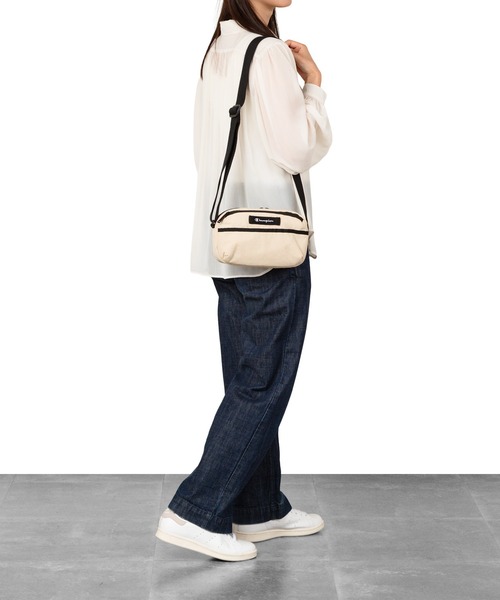 Champion(チャンピオン)の「チャンピオン ショルダーバッグ 5C37 58901(ショルダーバッグ・レディース・アイボリー/ブラック・FREE)」の4枚目の写真